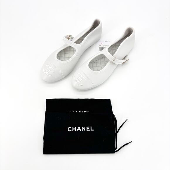 NEW Chanel 2024 Interlocking CC Logo White Leather Cap Toe Ballerina Flats 42 - Picture 2 of 10